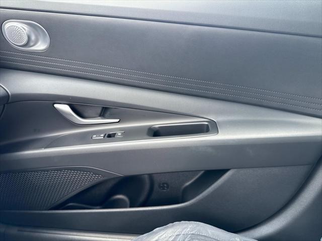 Photo of 2025 Fluid Metal Hyundai ELANTRA HEV