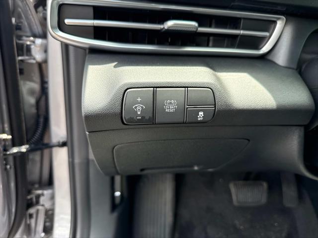 Photo of 2025 Fluid Metal Hyundai ELANTRA HEV