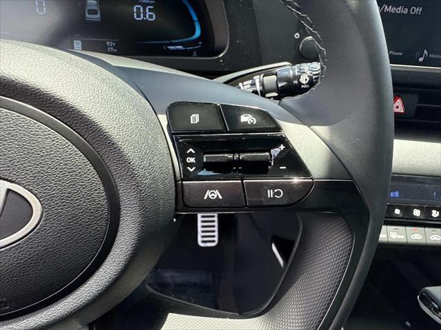Photo of 2025 Serenity White Hyundai ELANTRA