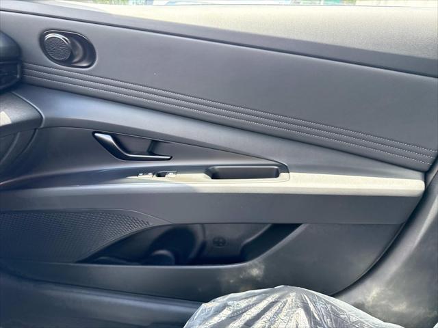 Photo of 2025 Serenity White Hyundai ELANTRA