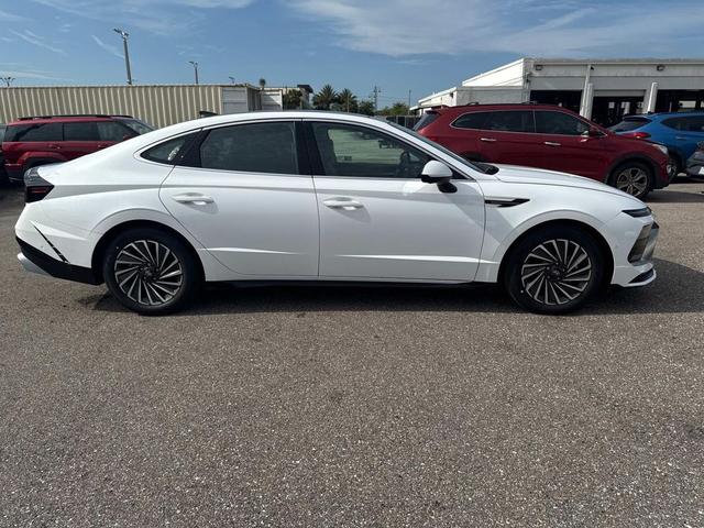 Photo of 2025 Serenity White Hyundai SONATA Hybrid