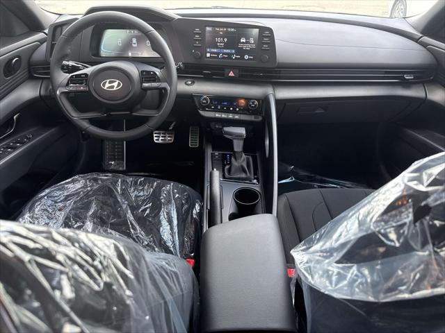 Photo of 2025 Abyss Black Hyundai ELANTRA