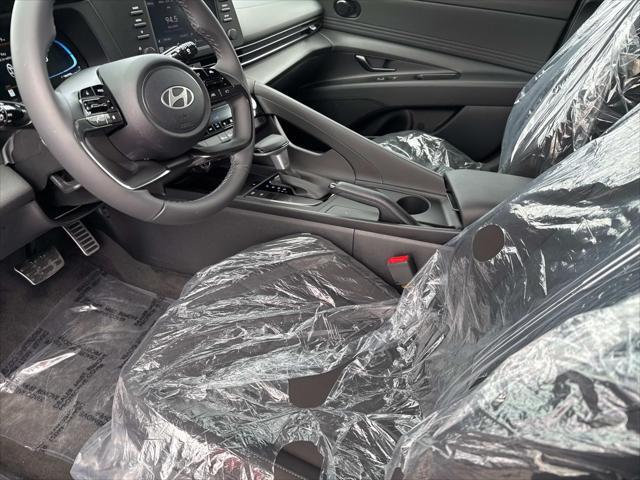 Photo of 2025 Ecotronic Gray Hyundai ELANTRA