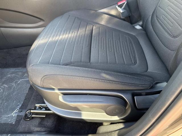 Photo of 2025 Phantom Black Hyundai SANTA CRUZ