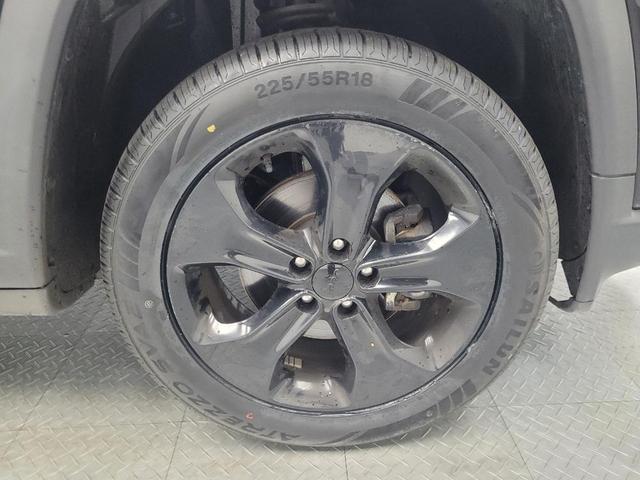 Photo of 2019 Diamond Black Crystal Pearlcoat Jeep Compass