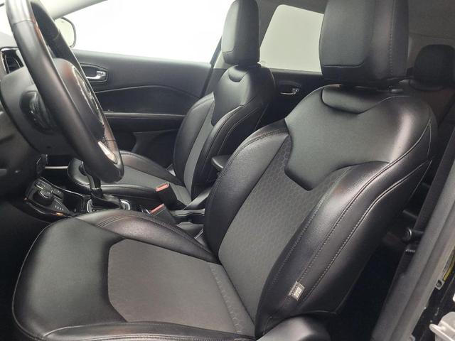 Photo of 2019 Diamond Black Crystal Pearlcoat Jeep Compass