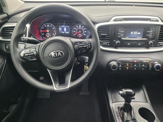 Photo of 2017 Ebony Black Kia Sorento