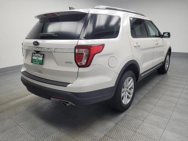 Photo of 2018 White Ford Explorer