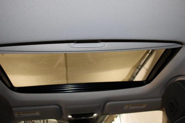 Photo of 2022 sparkle silver met Acura TLX