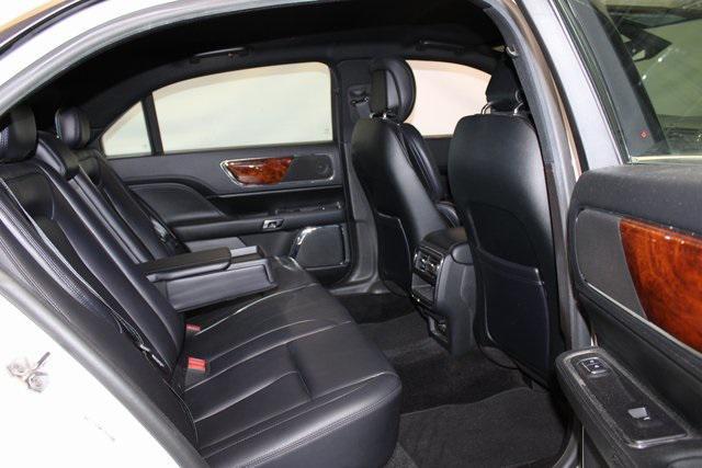 Photo of 2018 White Platinum Lincoln Continental
