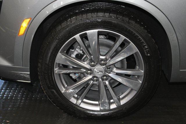 Photo of 2025 Argent Silver Metallic Cadillac XT6