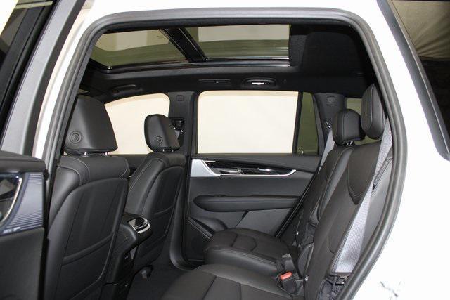 Photo of 2025 Crystal White Tricoat Cadillac XT6