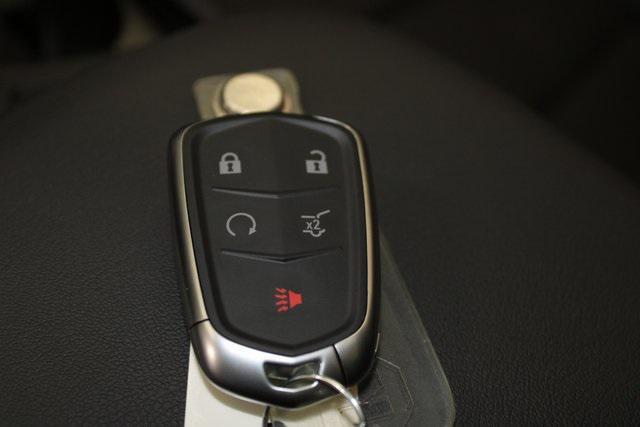 Photo of 2025 Crystal White Tricoat Cadillac XT6