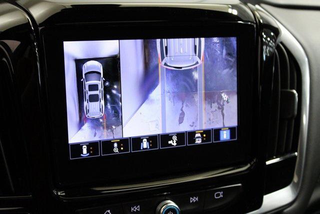 Photo of 2022 Iridescent Pearl Tricoat Chevrolet Traverse