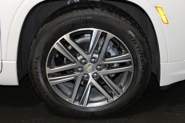 Photo of 2022 Iridescent Pearl Tricoat Chevrolet Traverse