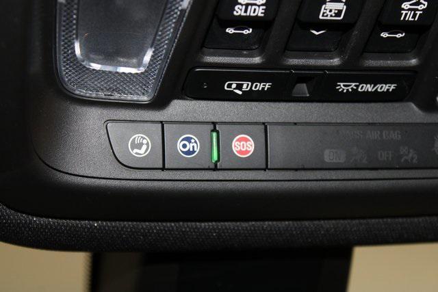 Photo of 2022 Iridescent Pearl Tricoat Chevrolet Traverse