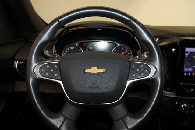 Photo of 2022 Iridescent Pearl Tricoat Chevrolet Traverse