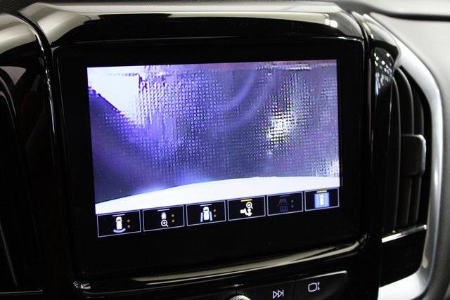 Photo of 2022 Iridescent Pearl Tricoat Chevrolet Traverse
