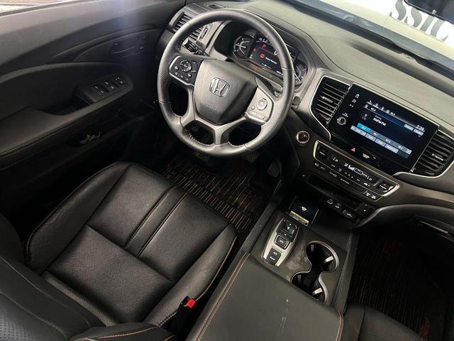 Photo of 2024 Sonic Gray Pearl Honda Passport