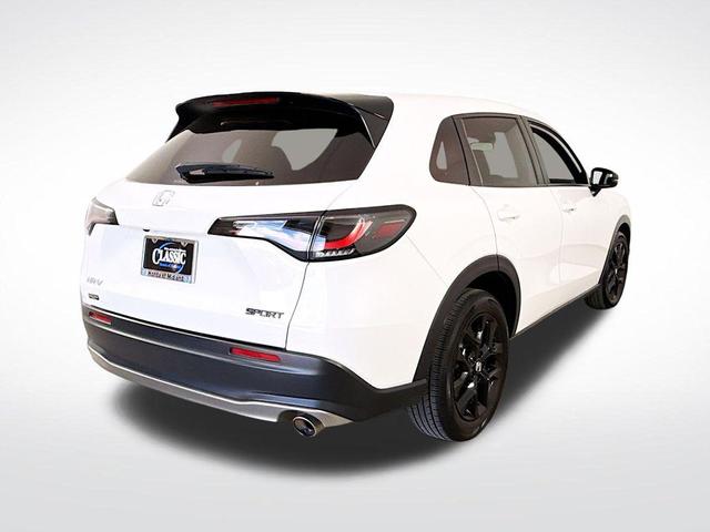Photo of 2024 Platinum White Pearl Honda HR-V