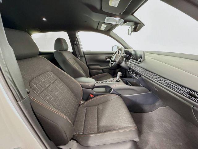 Photo of 2024 Platinum White Pearl Honda HR-V