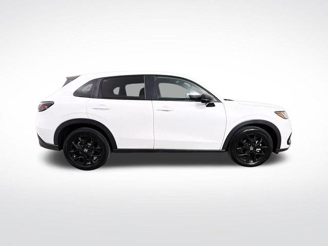 Photo of 2024 Platinum White Pearl Honda HR-V