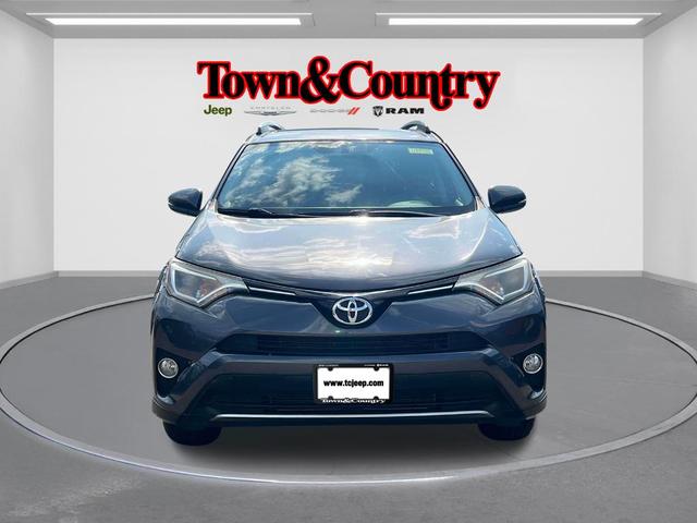 Photo of 2016 Magnetic Gray Metallic Toyota RAV4