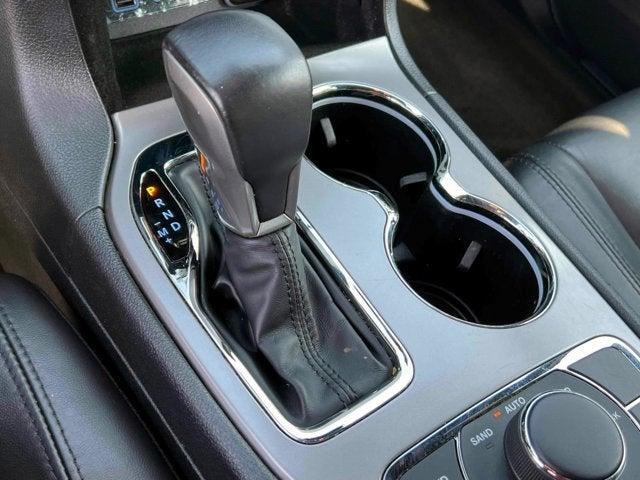 Photo of 2022 White Jeep Grand Cherokee WK