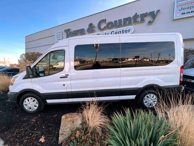 Photo of 2023 White Ford Transit-350