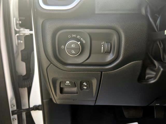 Photo of 2022 Bright White Clearcoat RAM 1500
