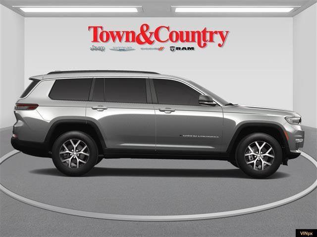 Photo of 2025 Silver Zynith Jeep Grand Cherokee L