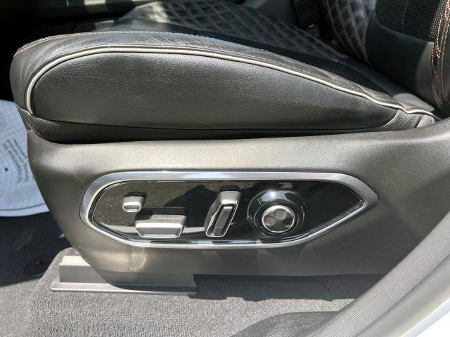 Photo of 2022 Bright White Clearcoat Jeep Grand Cherokee