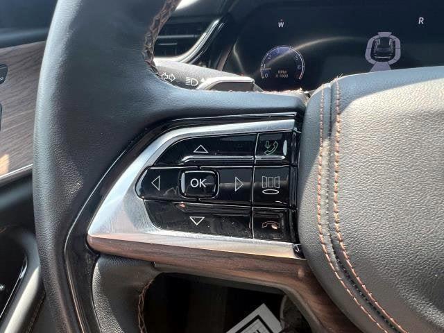 Photo of 2022 Bright White Clearcoat Jeep Grand Cherokee