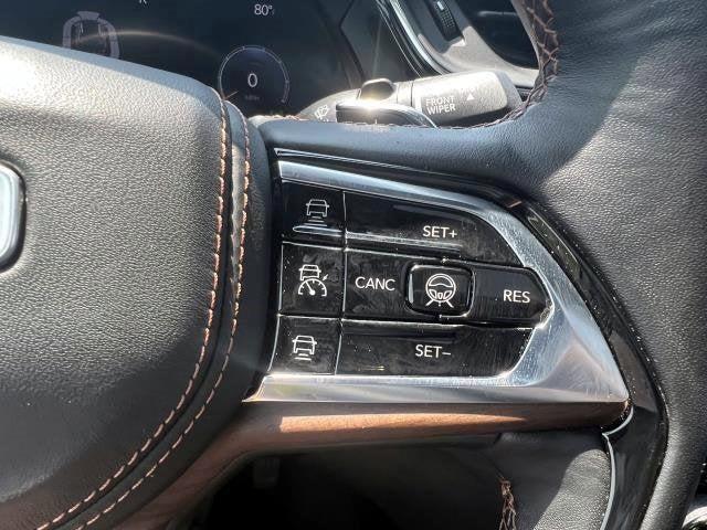 Photo of 2022 Bright White Clearcoat Jeep Grand Cherokee