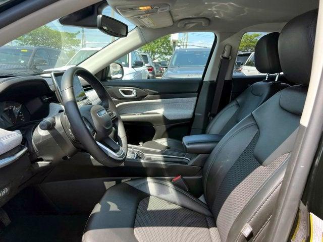 Photo of 2022 Black Jeep Compass