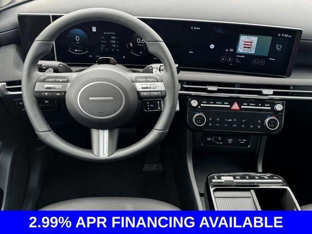 Photo of 2025 White Pearl Hyundai TUCSON