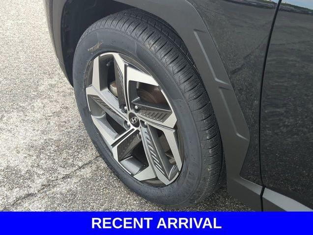 Photo of 2023 Phantom Black Hyundai TUCSON