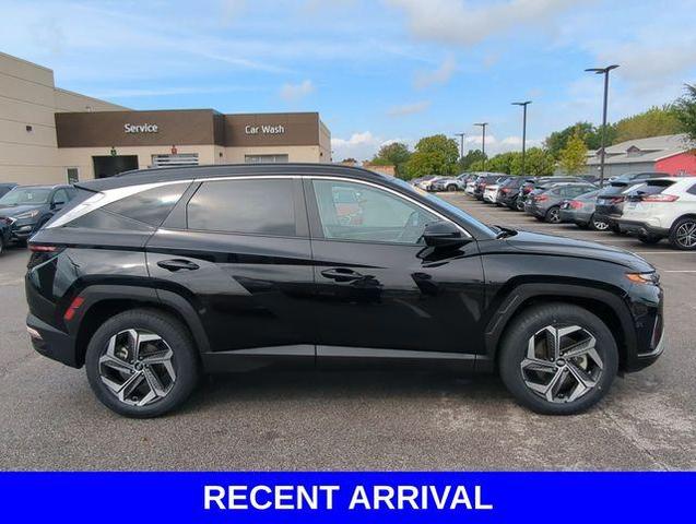 Photo of 2023 Phantom Black Hyundai TUCSON