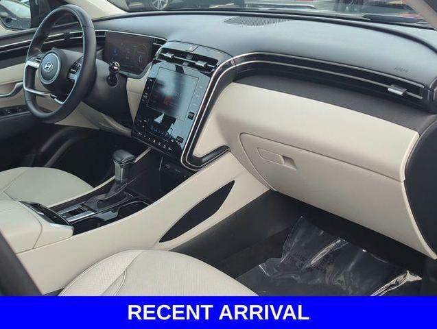 Photo of 2023 Phantom Black Hyundai TUCSON
