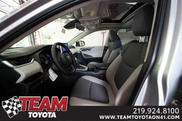 Photo of 2025 Silver Sky Metallic Toyota RAV4 Hybrid
