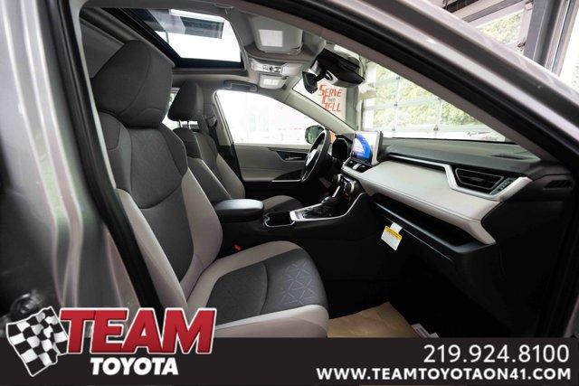 Photo of 2025 Silver Sky Metallic Toyota RAV4 Hybrid