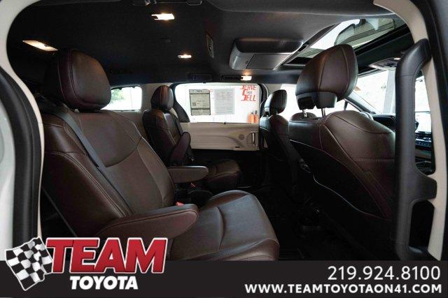 Photo of 2023 Pearl Toyota Sienna