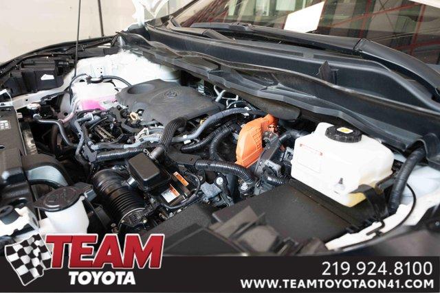 Photo of 2023 Pearl Toyota Sienna