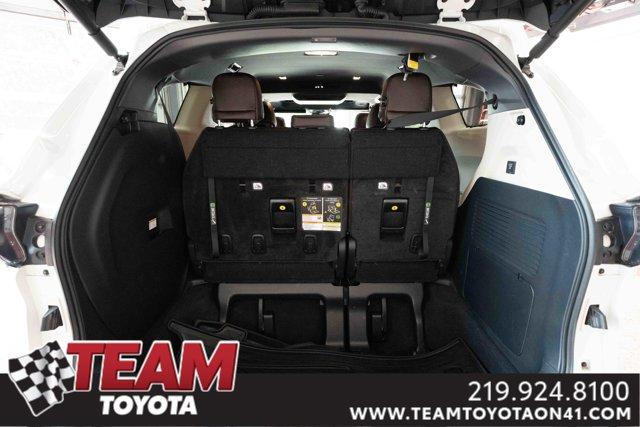 Photo of 2023 Pearl Toyota Sienna