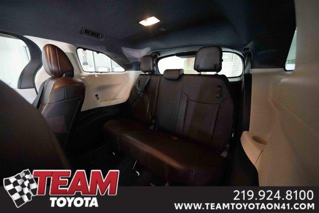 Photo of 2023 Pearl Toyota Sienna