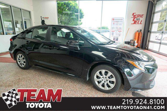 Photo of 2023 Midnight Black Metallic Toyota Corolla
