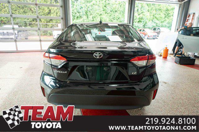 Photo of 2023 Midnight Black Metallic Toyota Corolla