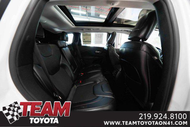 Photo of 2021 Bright White Clearcoat Jeep Cherokee