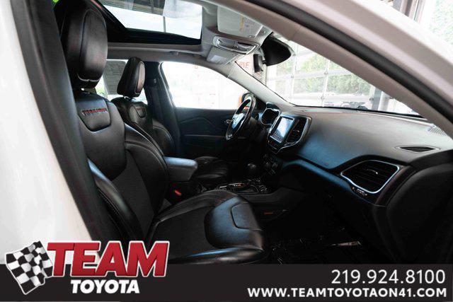 Photo of 2021 Bright White Clearcoat Jeep Cherokee