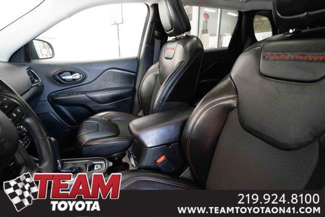 Photo of 2021 Bright White Clearcoat Jeep Cherokee